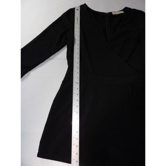 Abercrombie & Fitch Size 6 Romper Jumpsuit Black 3/4 Sleeve Zip Back Crossover - Picture 7 of 16